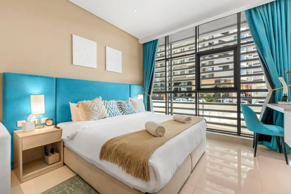 Stunning Palm Studio - Rooftop Infinity Pool & Private Beach Access - Maxstays Dubai Apartment